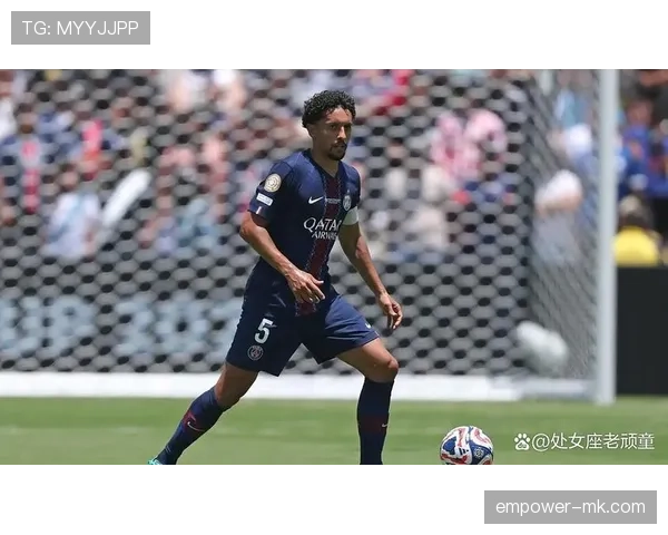 马尔基尼奥斯防守稳健,持续为球队后防线保驾护航 马尔基尼奥斯防守稳健,持续为球队后防线保驾护航