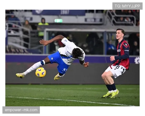 AC米兰防线频频被打穿，是站位混乱还是回防太慢？问题藏不住了！