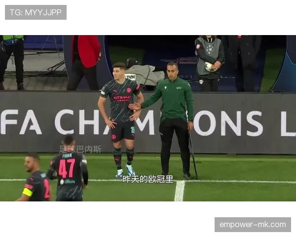 阿尔瓦雷斯穿着球衣拎着名牌袋子去菜市场，隔壁大妈看傻了