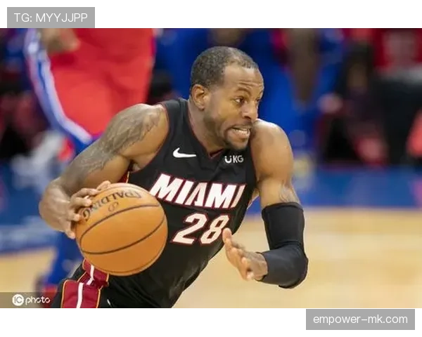 希罗利用巴姆挡拆拉开空间高效三分回暖