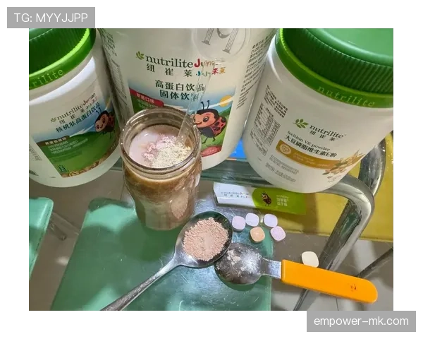 张楠家的冰箱里塞满蛋白粉，连饮料都是按克称着喝的